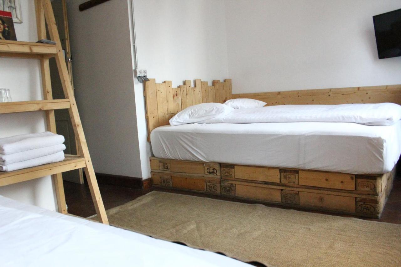 Hostel Victoria Poshtel Bukurešť Exteriér fotografie