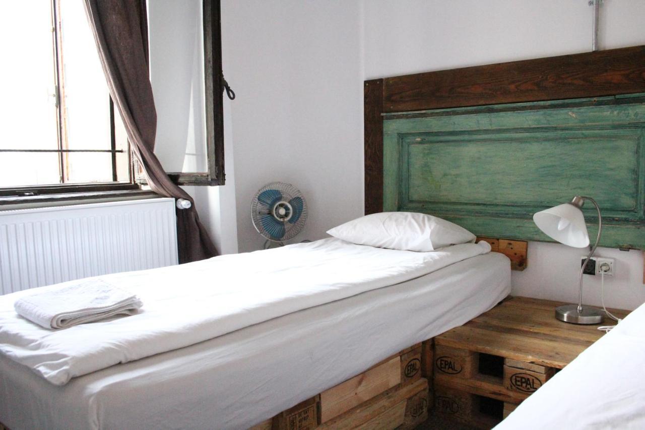 Hostel Victoria Poshtel Bukurešť Exteriér fotografie